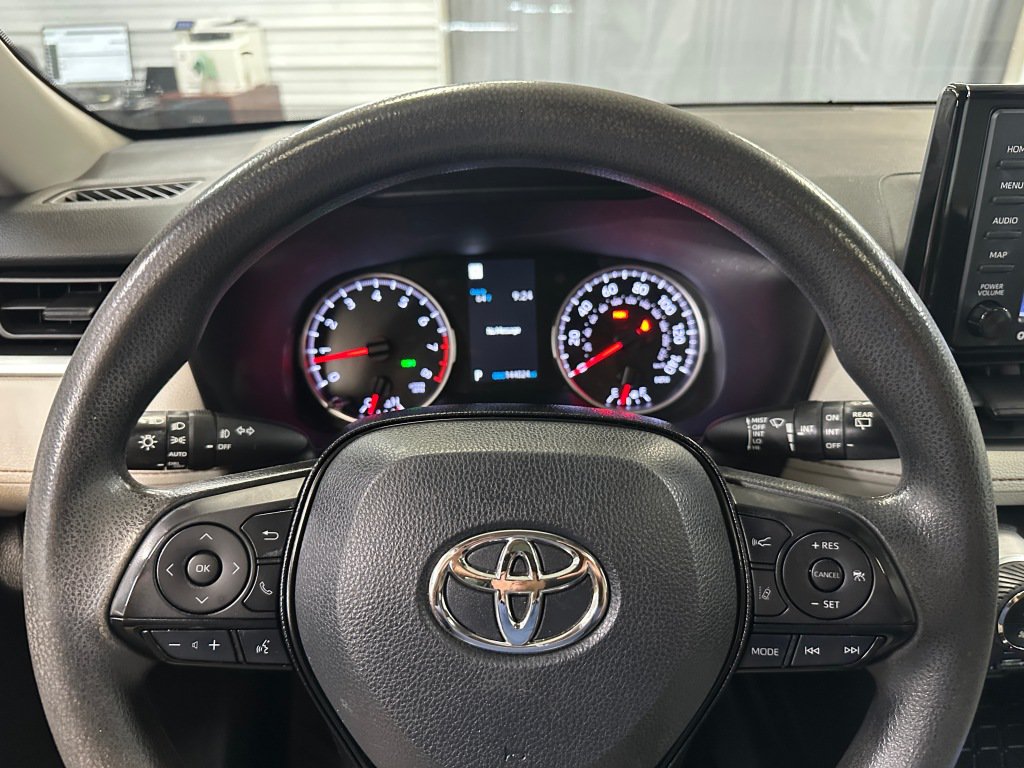 Used 2021 Toyota RAV4 XLE w/ Convenience Package AWD/4WD image 10