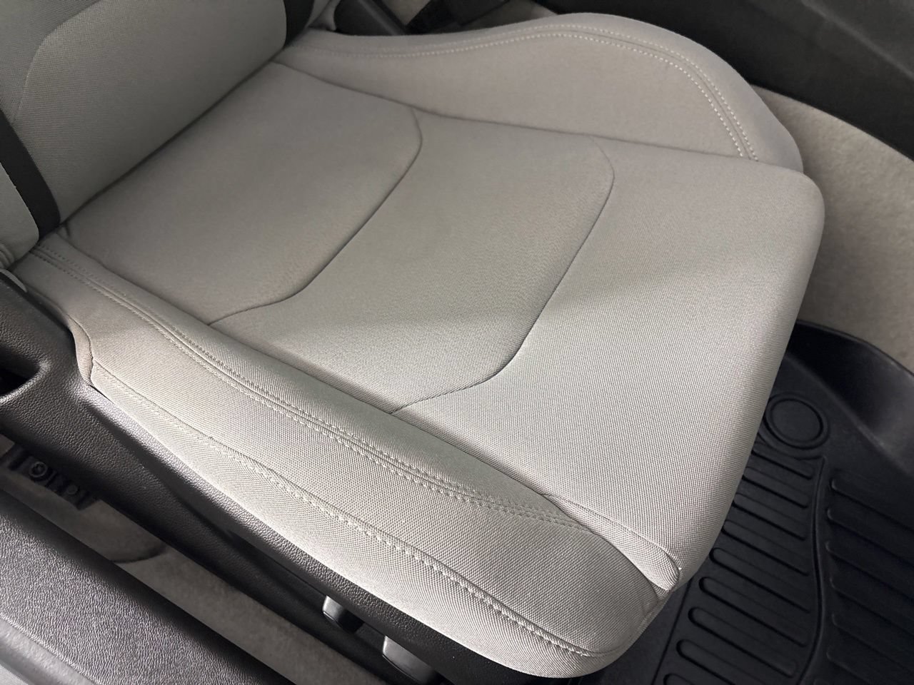 Used 2023 Chevrolet Camaro LT RWD image 23