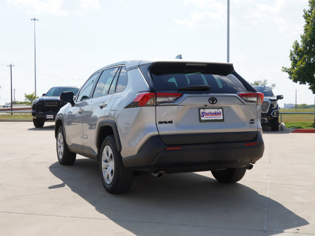 Used 2025 Toyota RAV4 LE AWD/4WD image 8