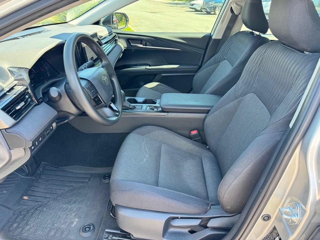 Used 2025 Toyota Camry LE FWD image 12