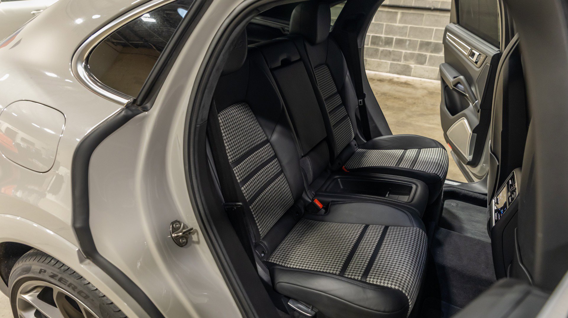 Used 2021 Porsche Cayenne Turbo S image 59