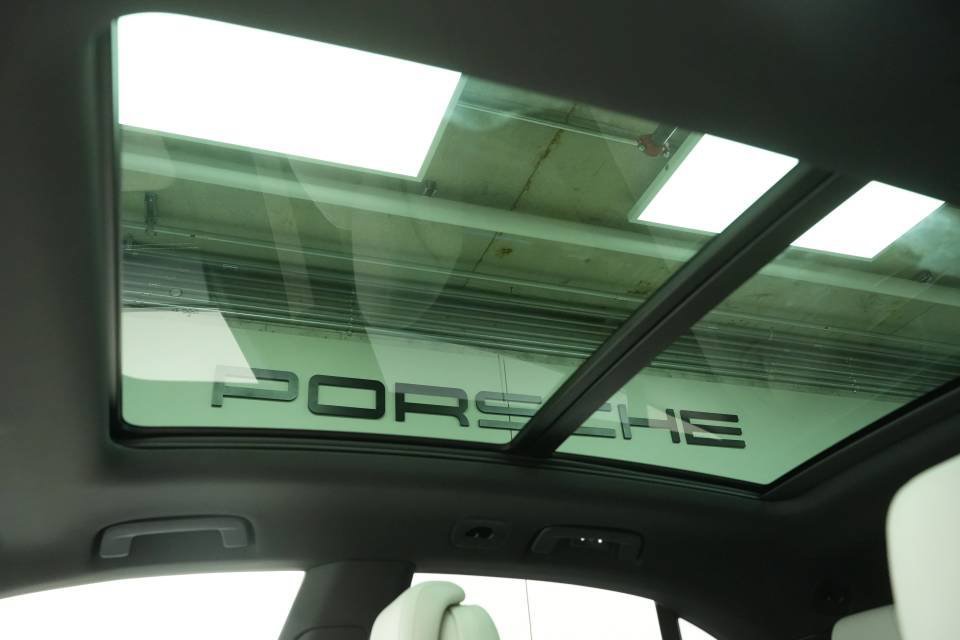 New 2026 Porsche Macan 4 Electric AWD/4WD image 36