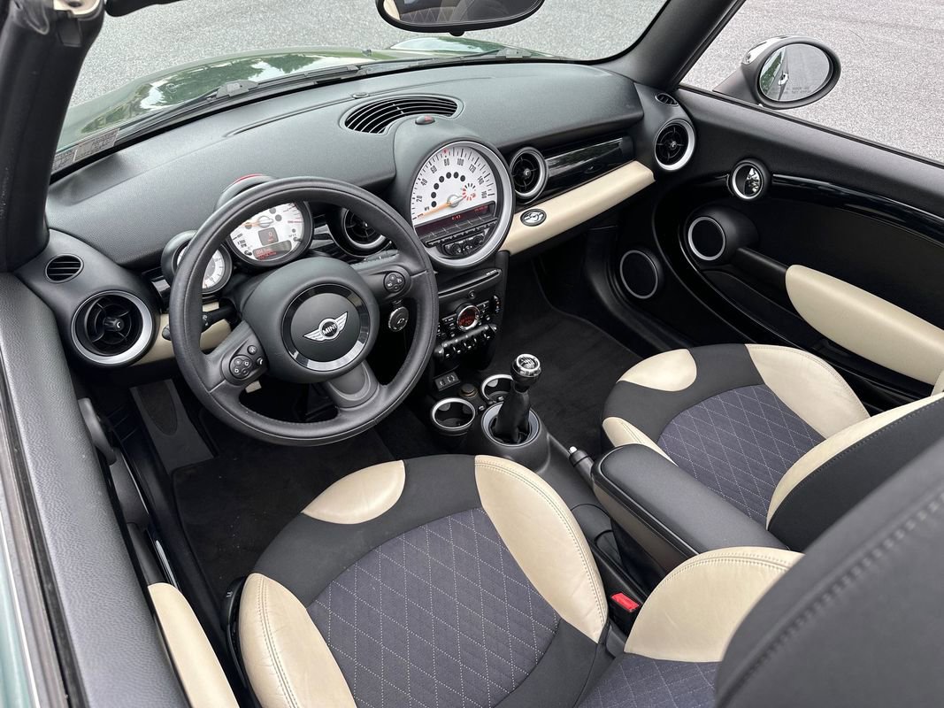 Used 2014 MINI Cooper Convertible FWD image 28