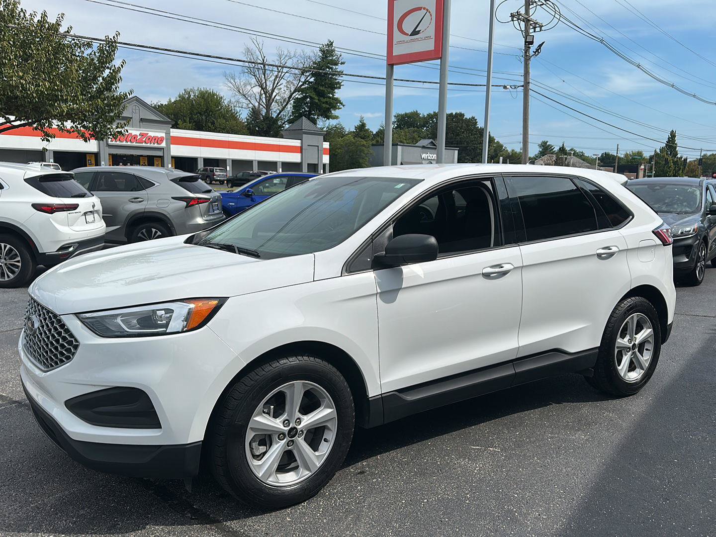 Used 2024 Ford Edge SE AWD/4WD image 6