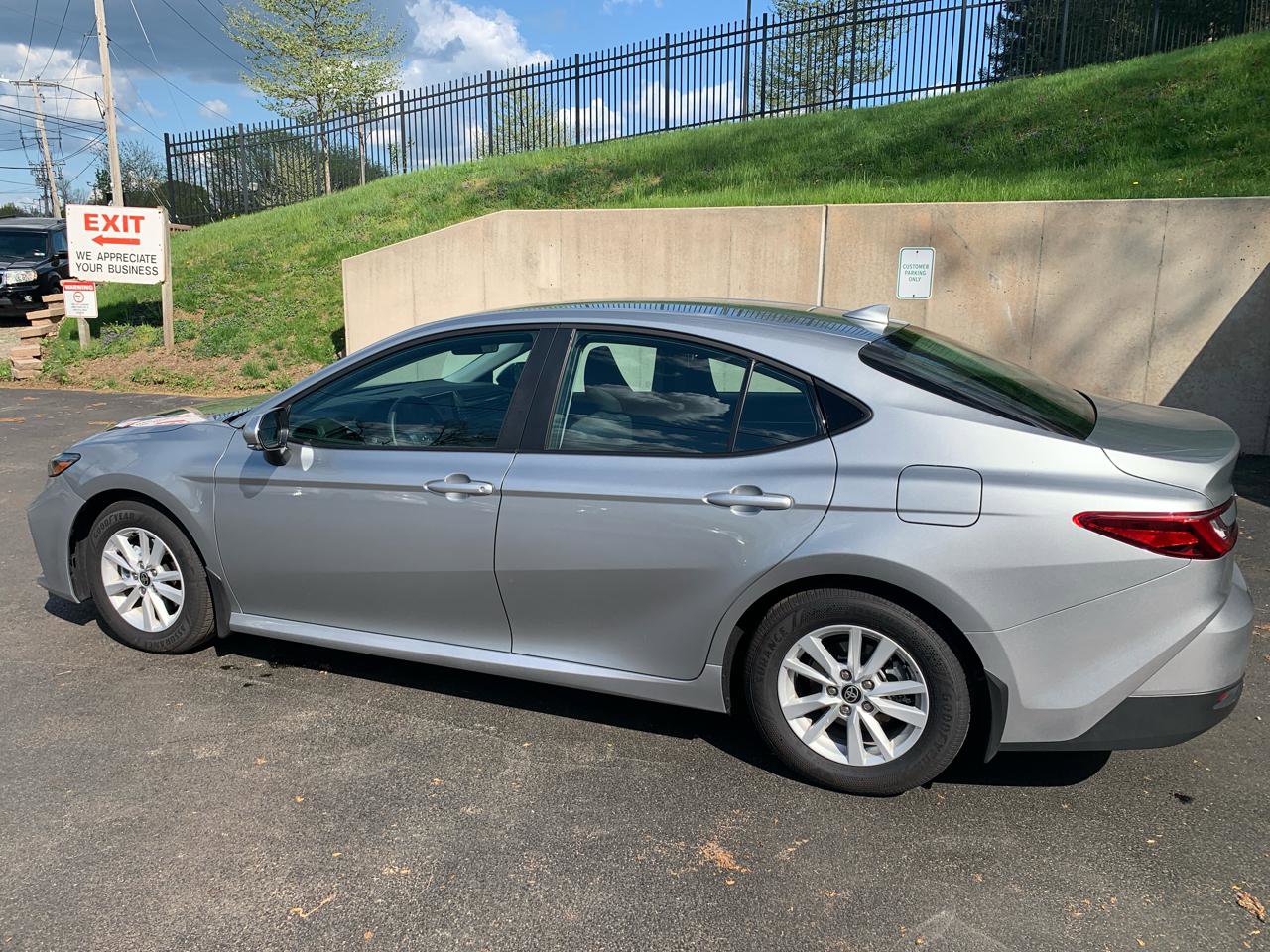 Used 2026 Toyota Camry LE FWD image 3