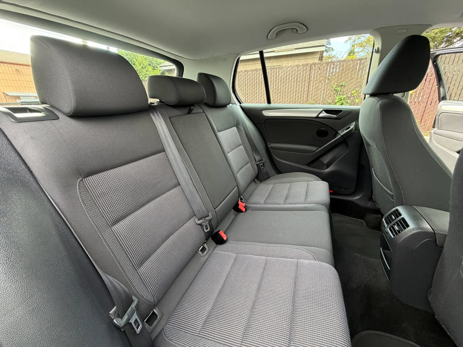 Used 2011 Volkswagen Golf TDI FWD image 25