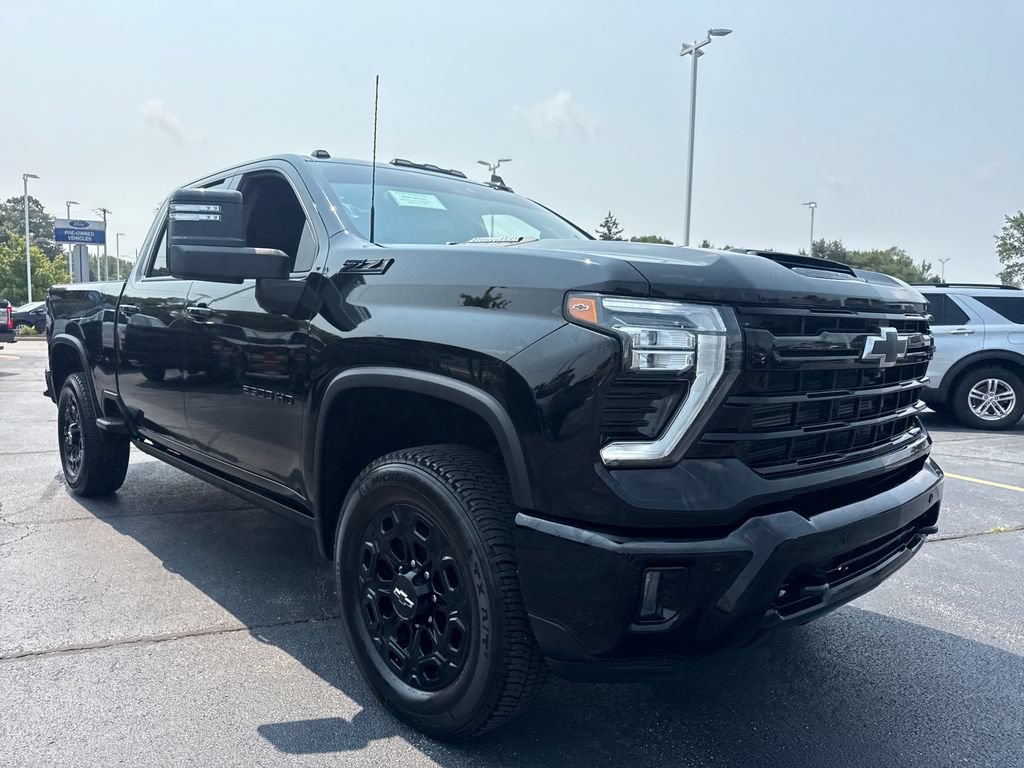 Used 2024 Chevrolet Silverado 2500 LTZ w/ LTZ Plus Package AWD/4WD image 4