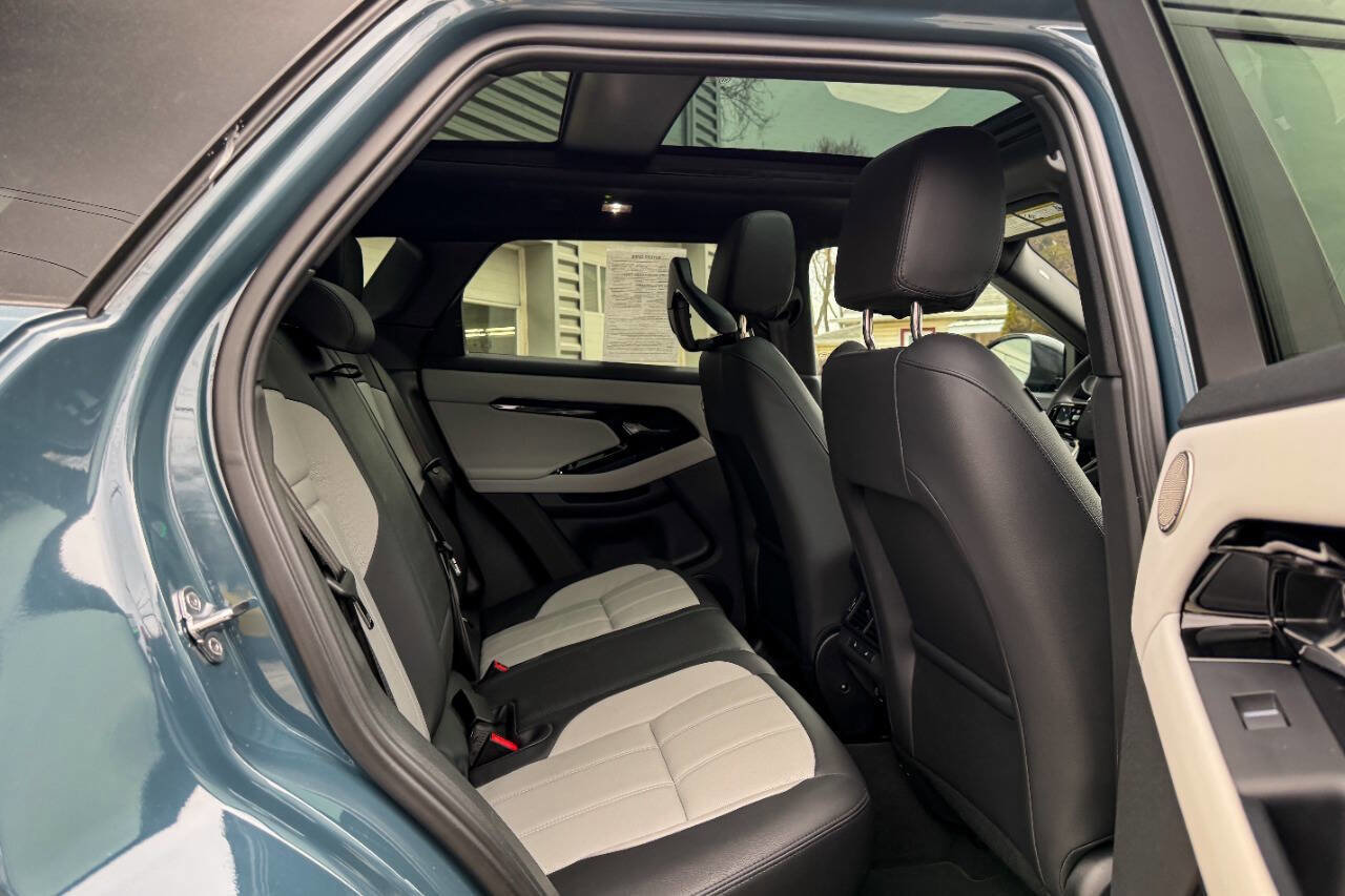 Used 2026 Land Rover Range Rover Evoque Dynamic SE image 17