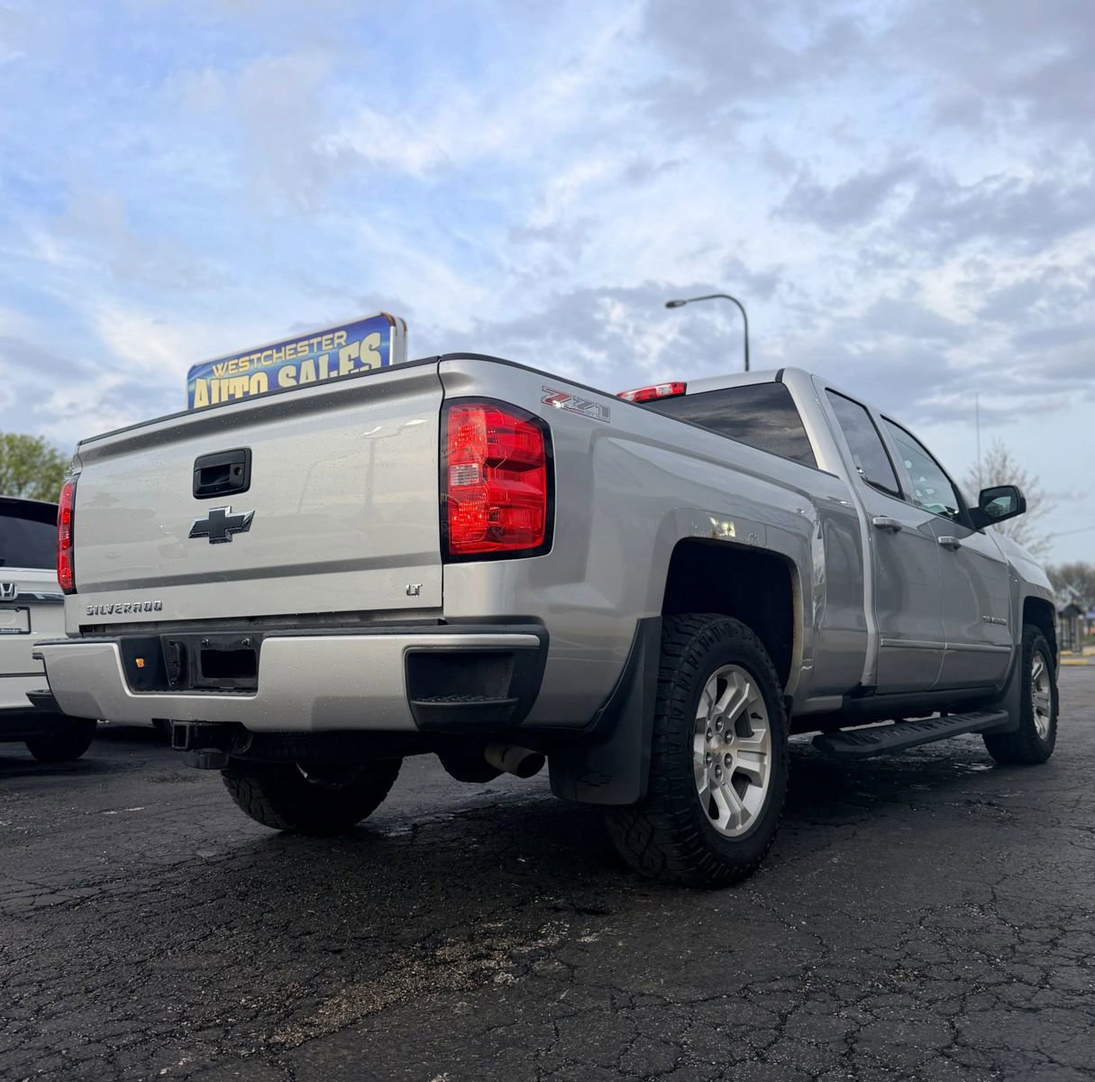 Used 2017 Chevrolet Silverado 1500 LT w/ All Star Edition image 4
