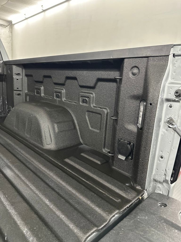 Used 2024 GMC Sierra 1500 AT4 w/ Technology Package image 37