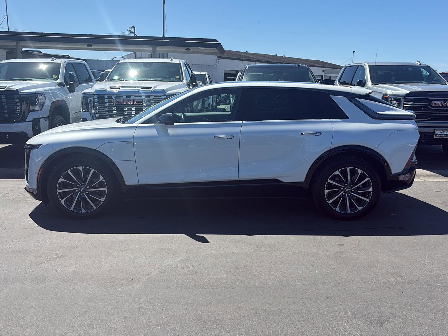 Used 2024 Cadillac Lyriq Sport image 2