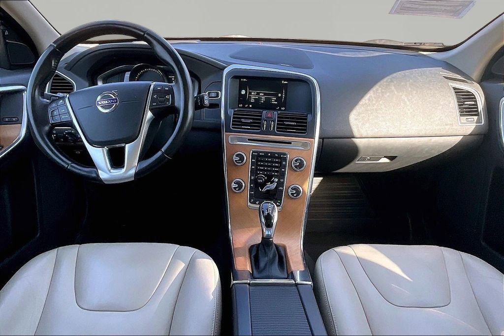 Used 2017 Volvo XC60 T5 Inscription w/ Advanced Package image 8