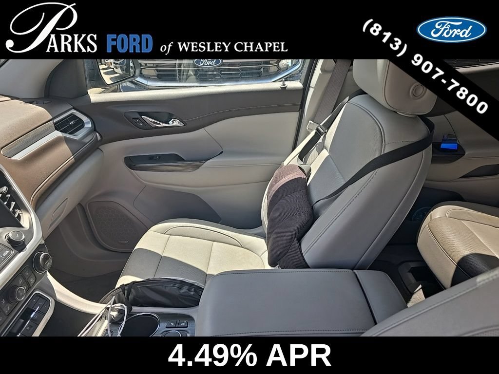 Used 2020 GMC Acadia SLT w/ Driver Alert Package II FWD image 4