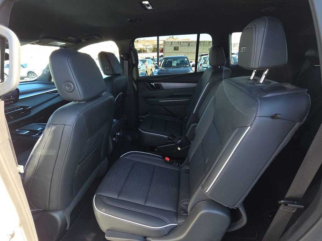 Used 2025 Buick Enclave Sport Touring image 28