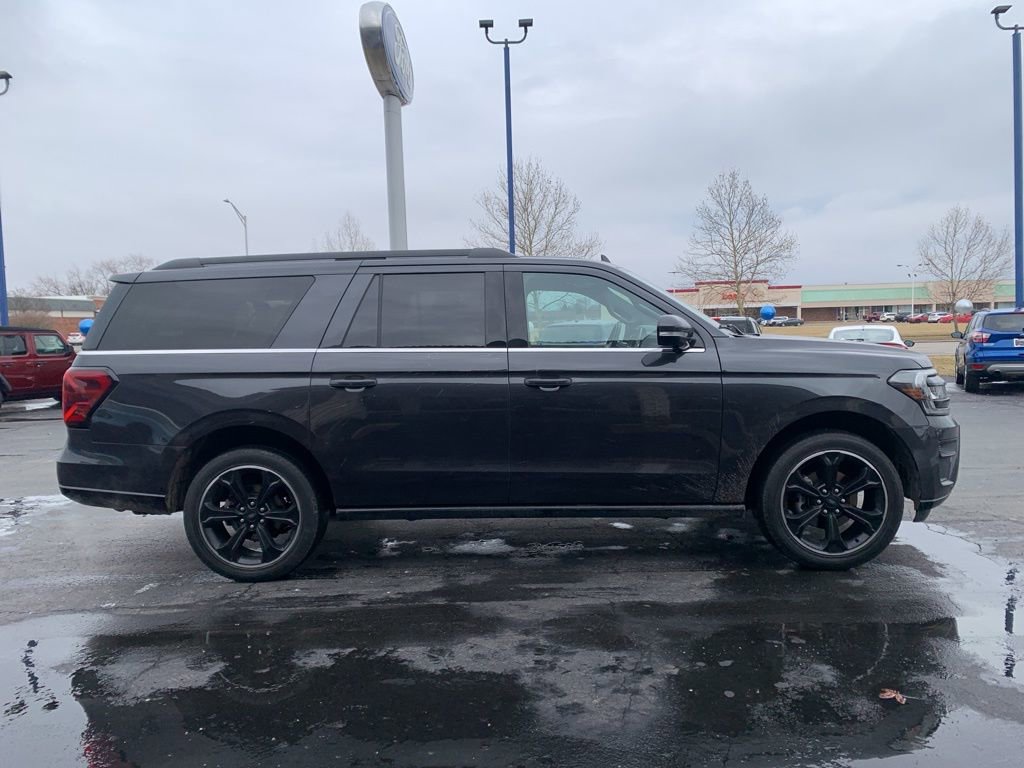 Used 2023 Ford Expedition Max Limited AWD/4WD image 2