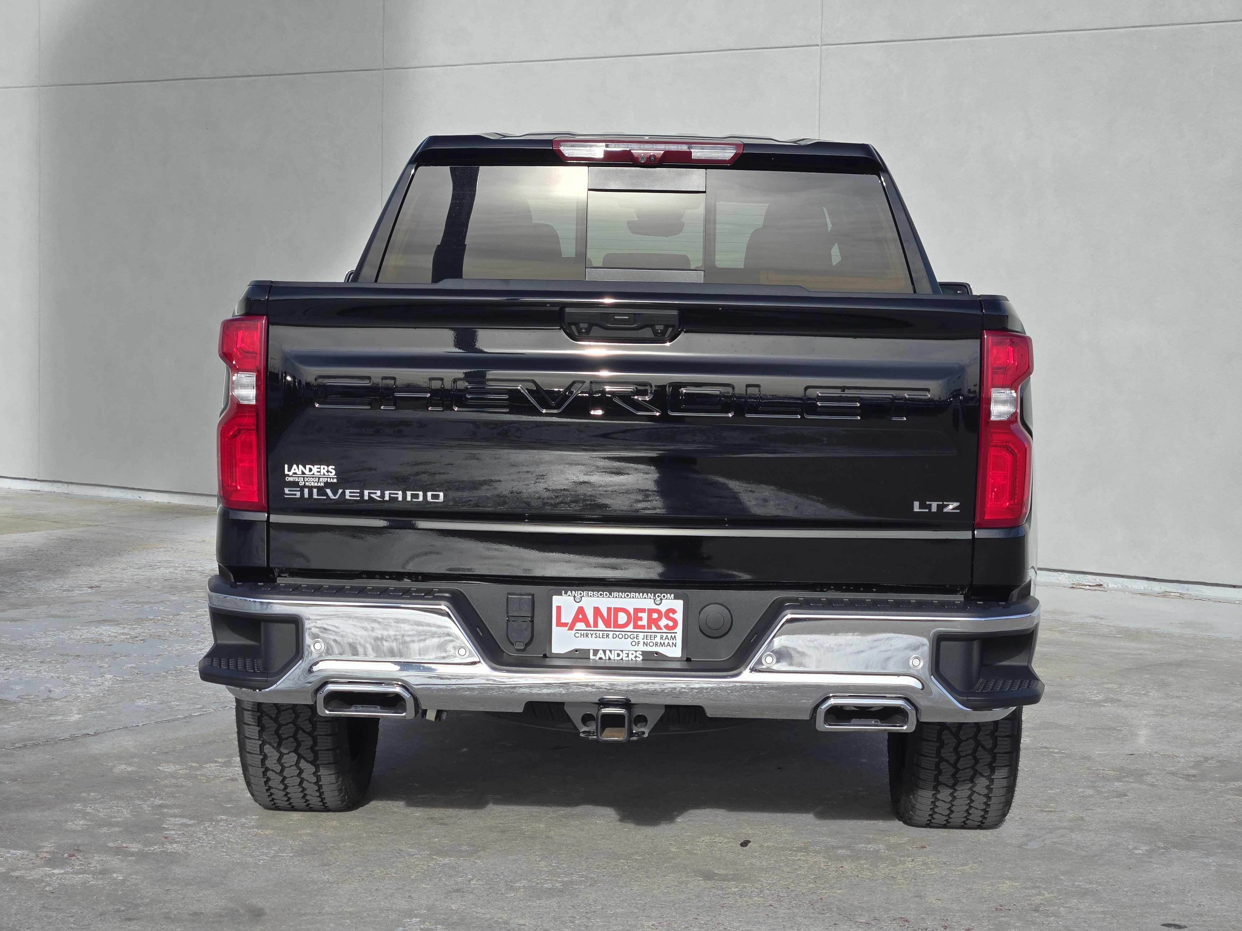 Used 2025 Chevrolet Silverado 1500 LTZ w/ LTZ Premium Package image 7