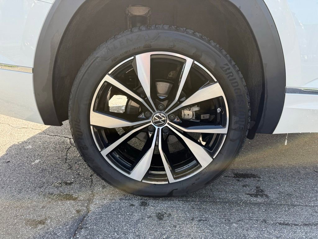 Used 2025 Volkswagen Atlas SEL Premium R-Line image 27