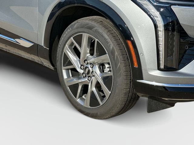 New 2026 Cadillac Optiq Luxury 1 image 17