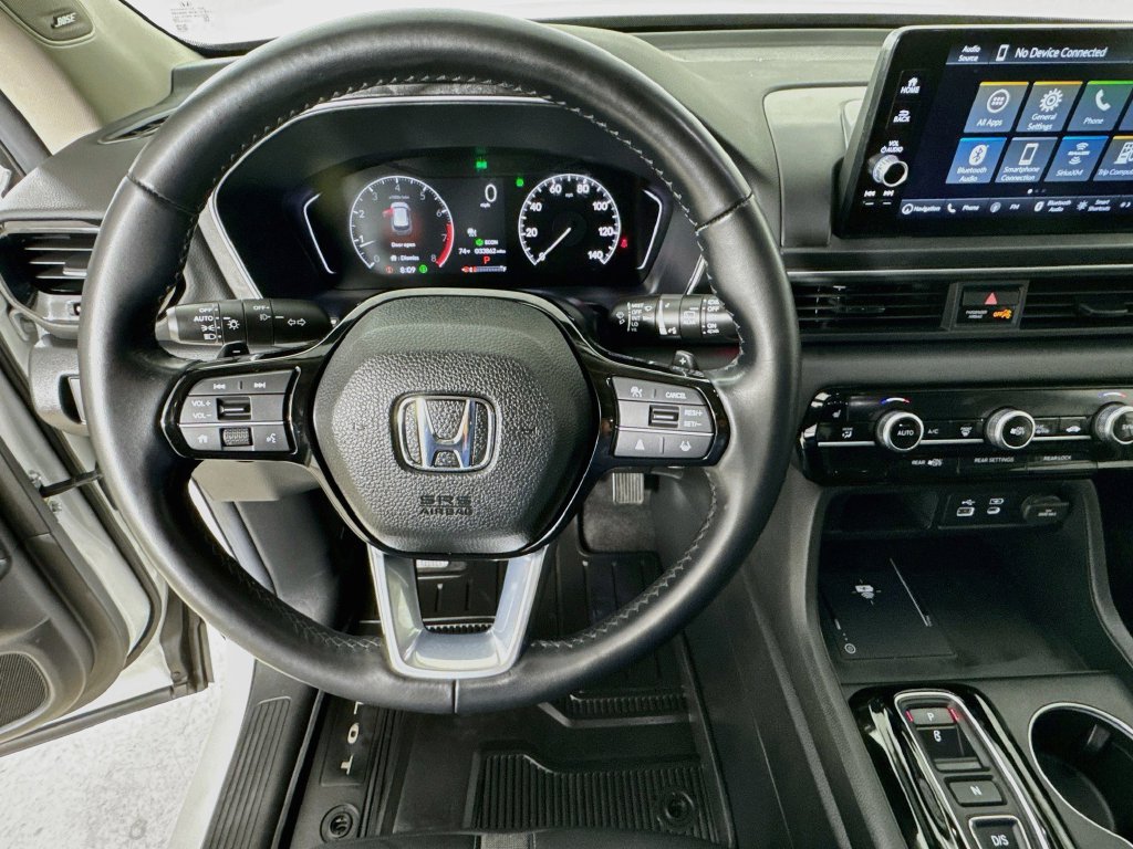 Used 2024 Honda Pilot Touring image 14