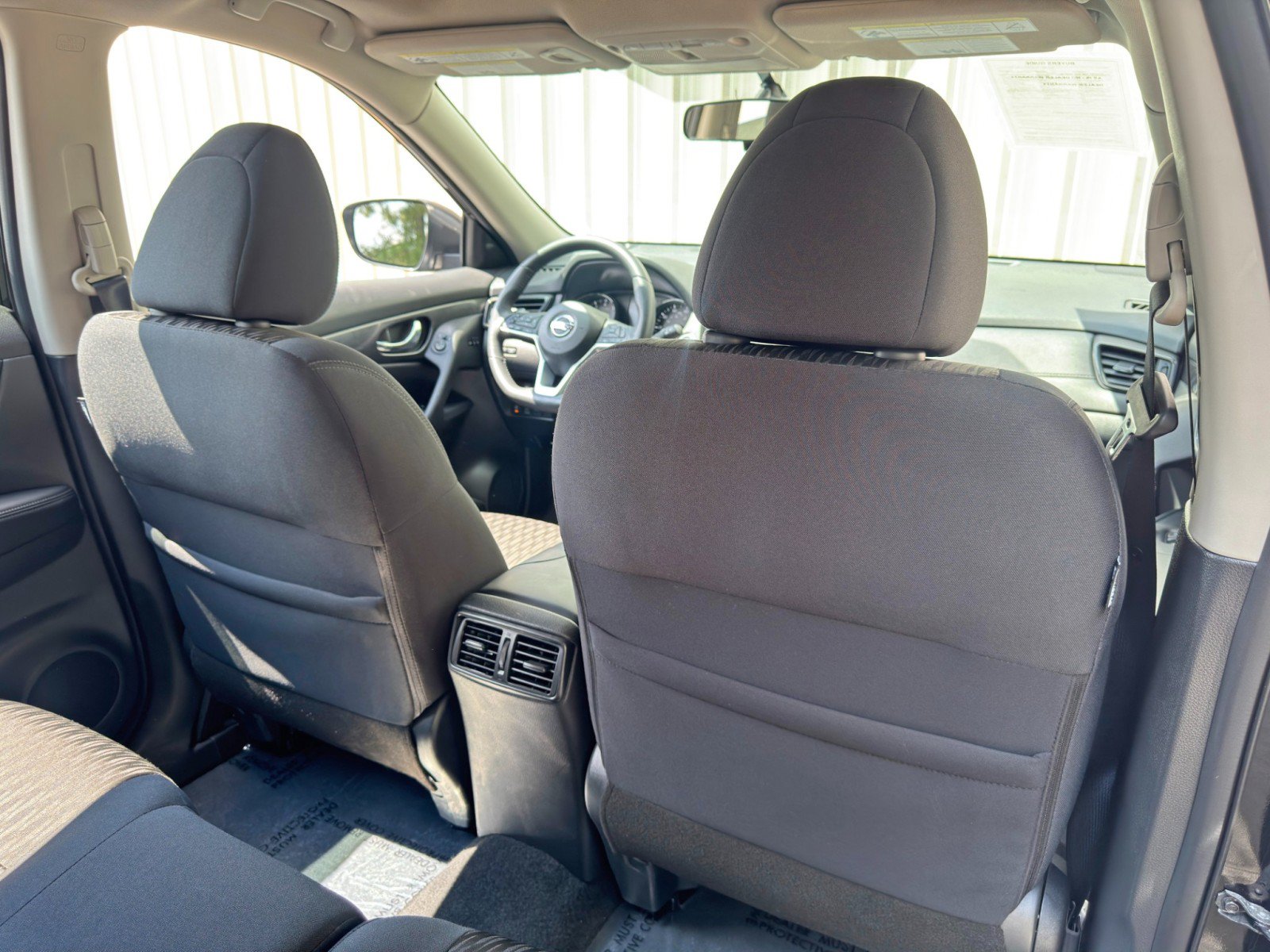 Used 2018 Nissan Rogue SV w/ Sun & Sound Touring Package AWD/4WD image 33