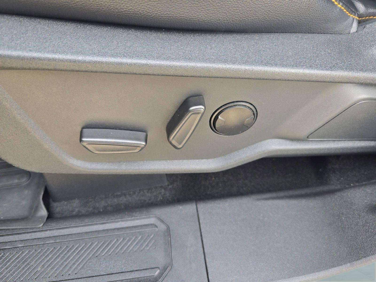 Used 2023 Ford Bronco Badlands image 12