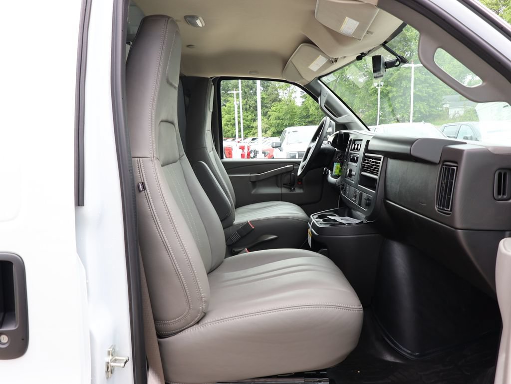 New 2026 Chevrolet Express 3500 Extended w/ Driver Convenience Package RWD image 26