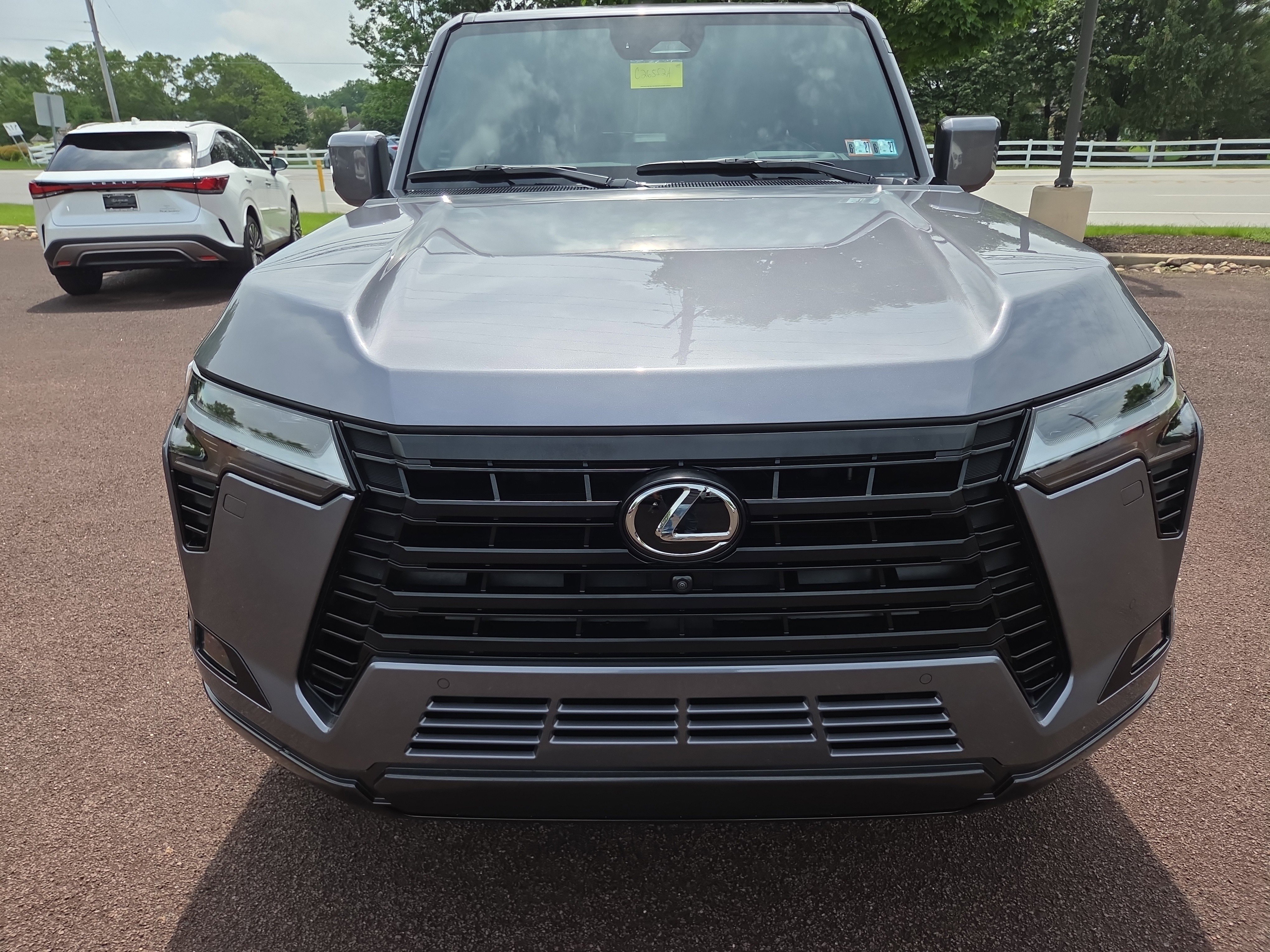 Used 2024 Lexus GX 550 w/ Accessory Package (2T) AWD/4WD image 8