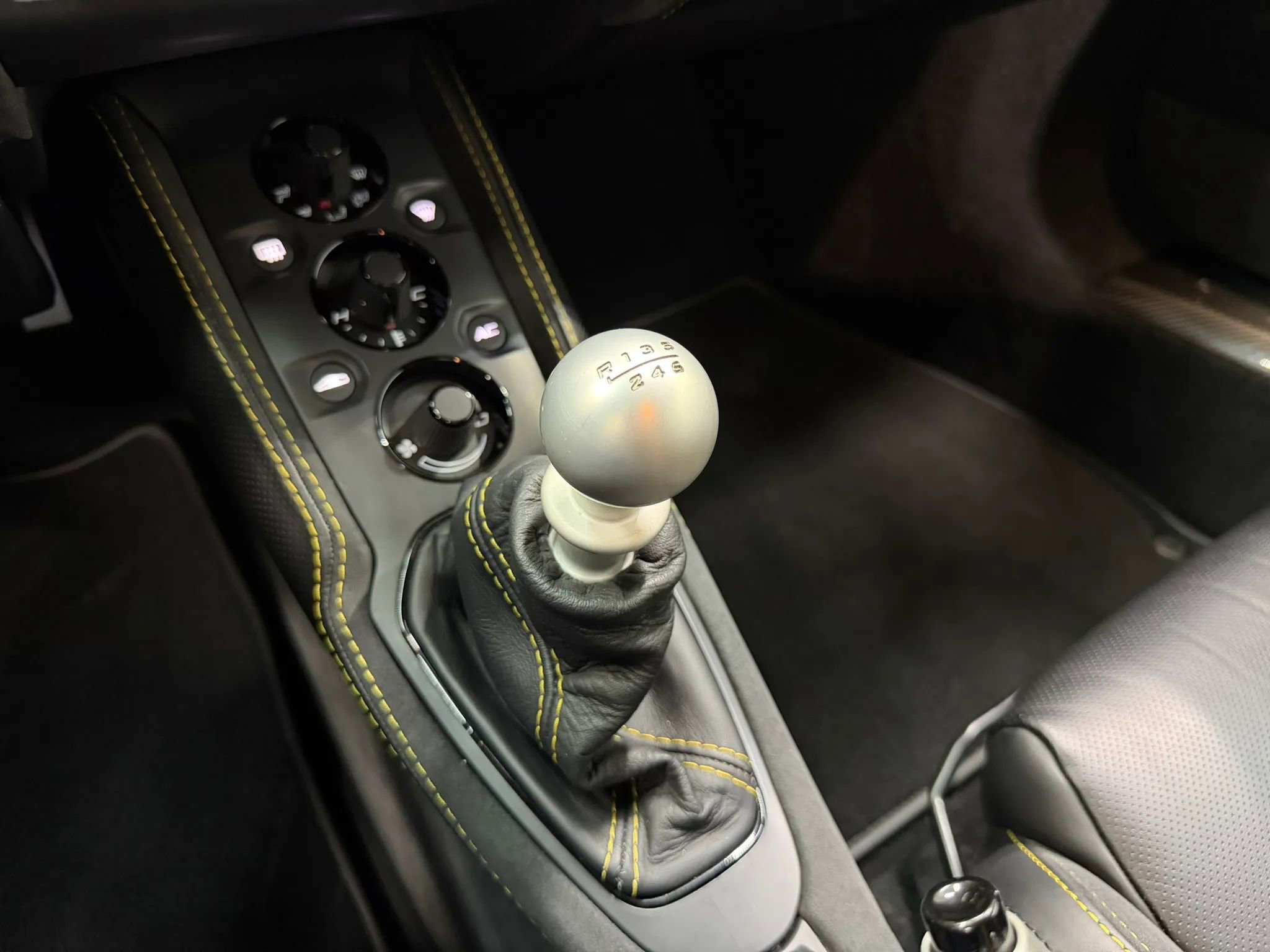 Used 2021 Lotus Evora RWD image 38