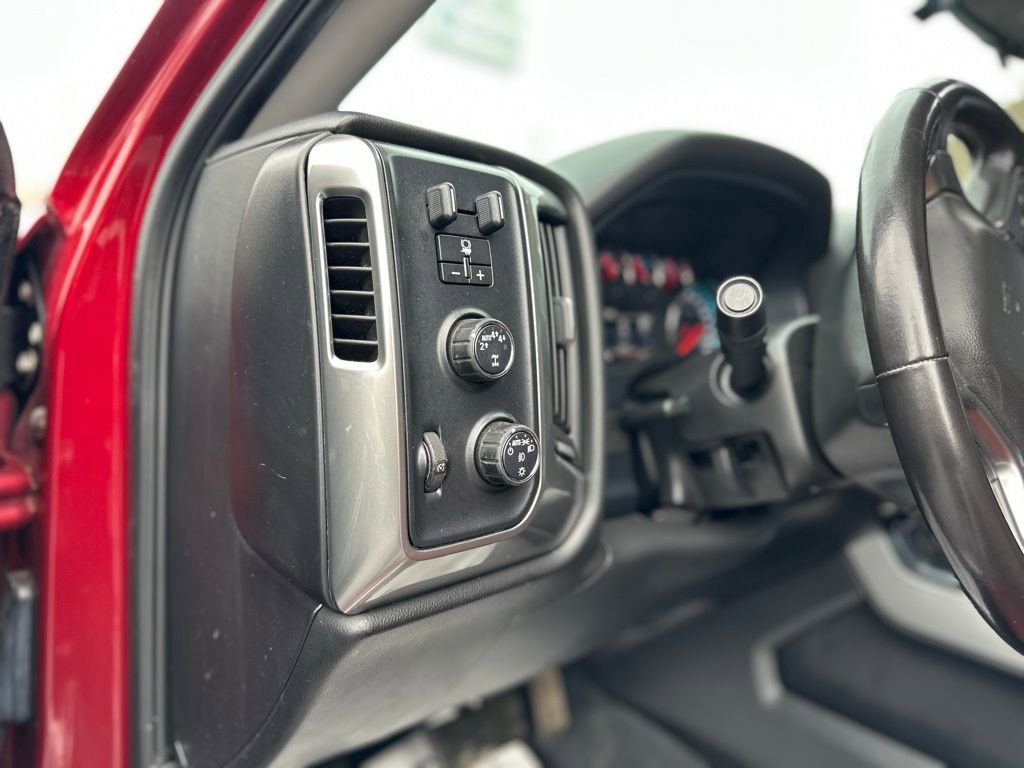 Used 2018 Chevrolet Silverado 1500 LT w/ All Star Edition image 12