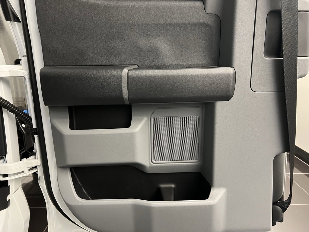 New 2025 Ford F550 4x4 Supercab Super Duty image 31