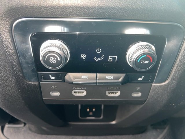 Used 2023 GMC Yukon Denali w/ Denali Reserve Package image 14