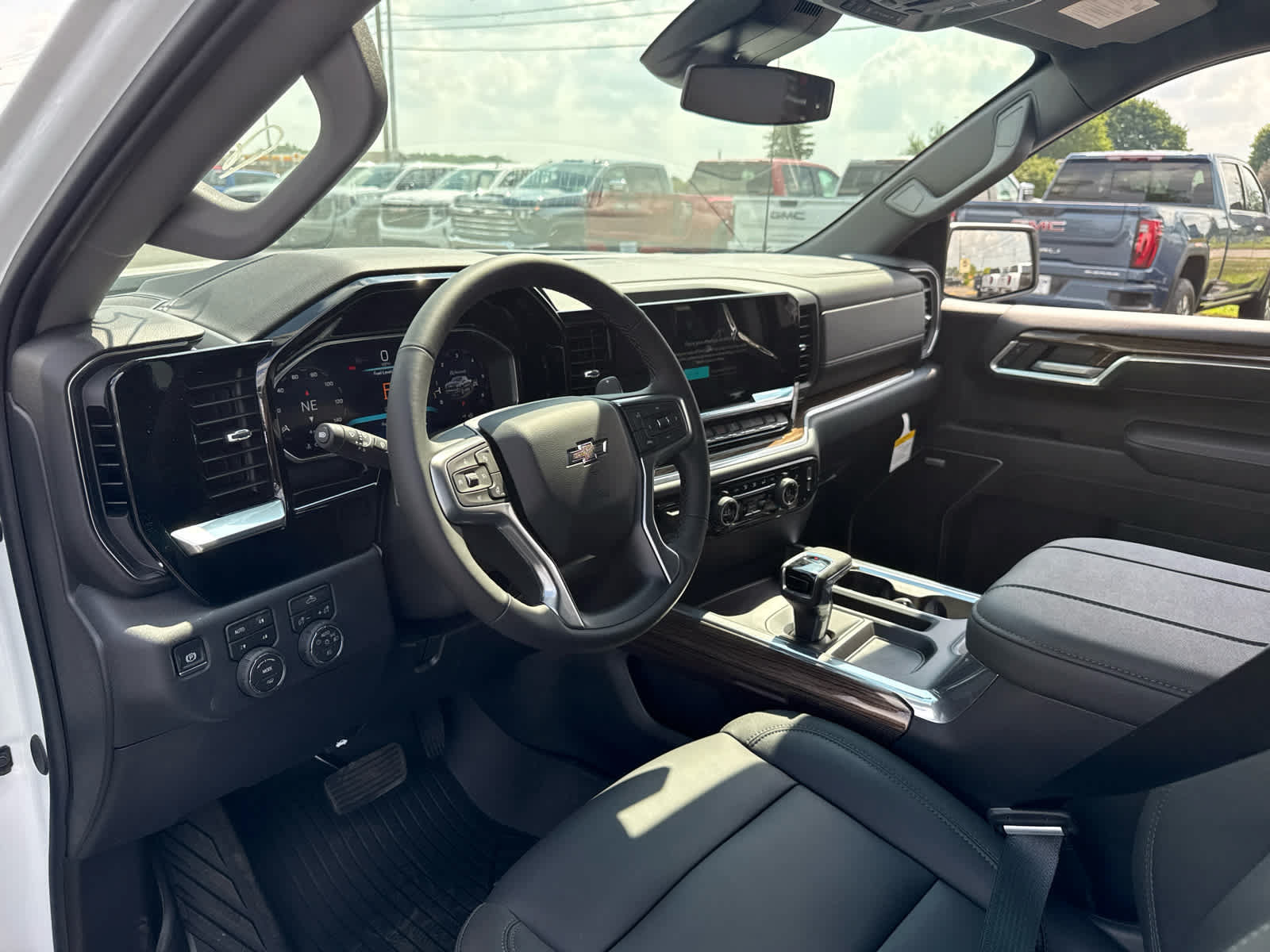 New 2026 Chevrolet Silverado 1500 RST w/ Convenience Package II AWD/4WD image 12