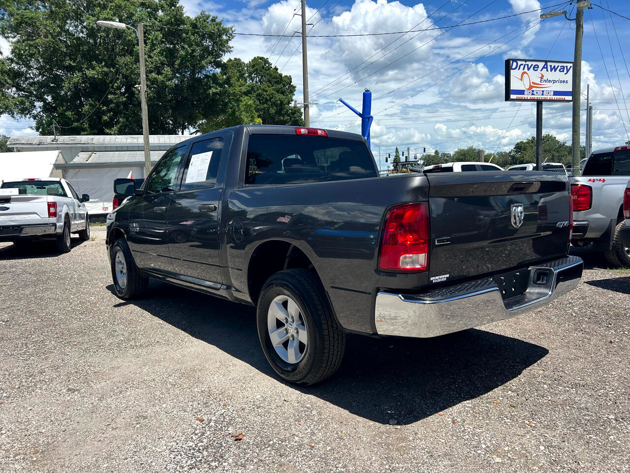 Used 2022 RAM 1500 Classic SLT image 5