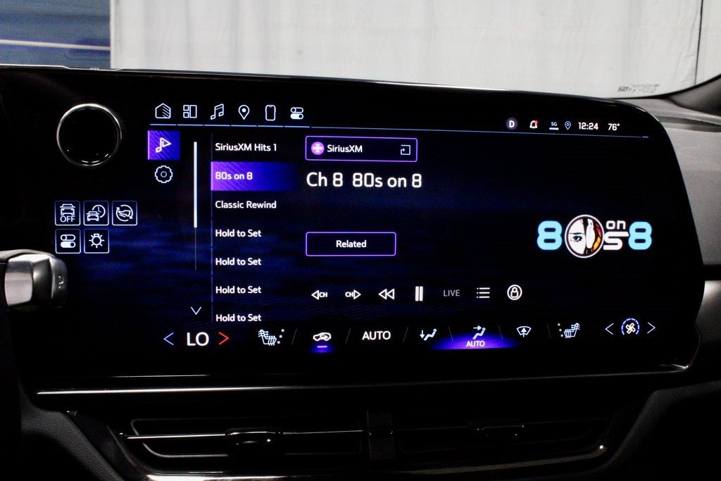 Used 2025 Chevrolet Equinox EV RS w/ LPO, Trailering Package image 3