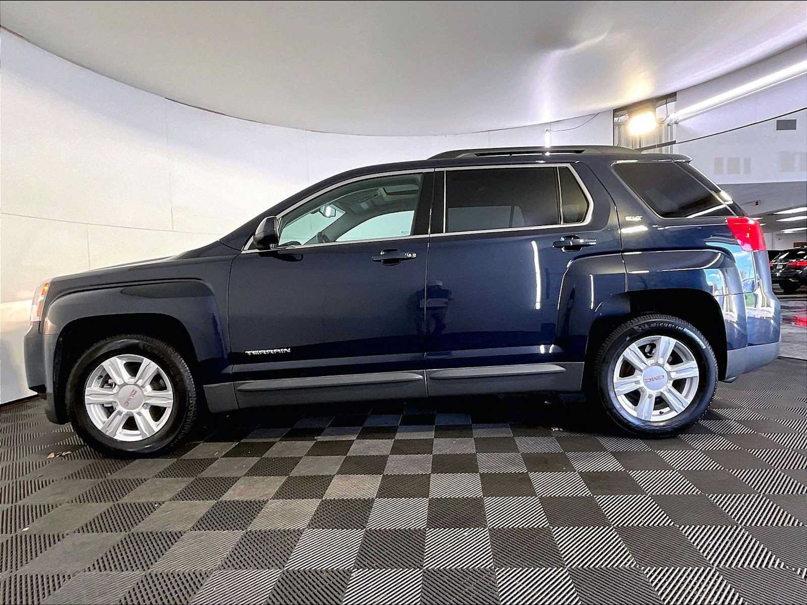 Used 2015 GMC Terrain SLT w/ Open Road Package FWD image 2