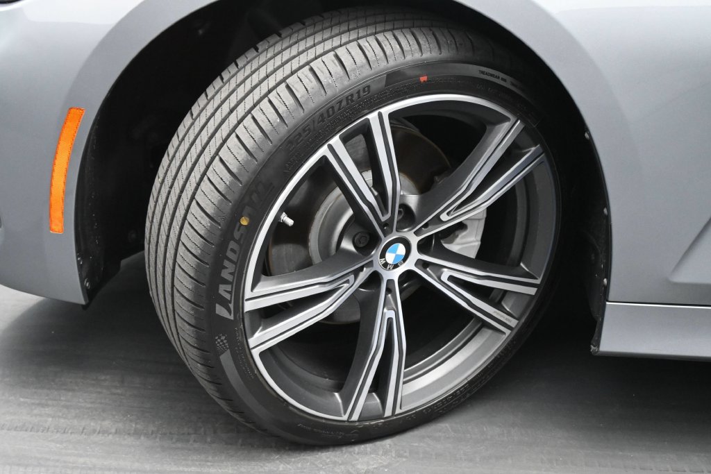 Used 2023 BMW 330i Sedan w/ Driving Assistance Package RWD image 21