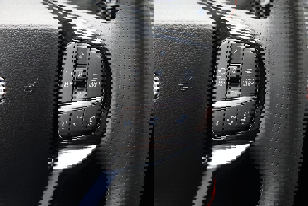 Used 2025 Ford Explorer ST image 23