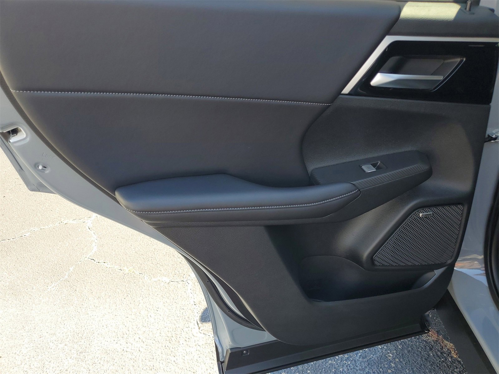 New 2025 Mitsubishi Outlander AWD image 23