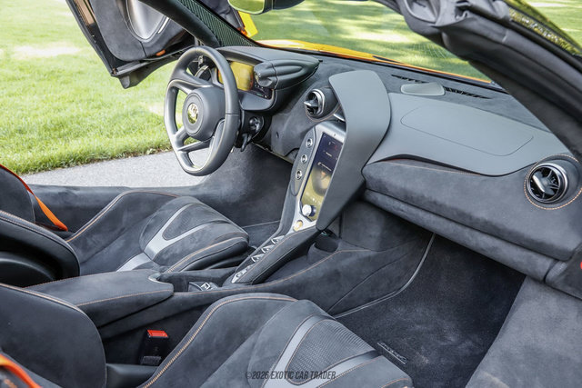 Used 2026 McLaren 750S Spider RWD image 29