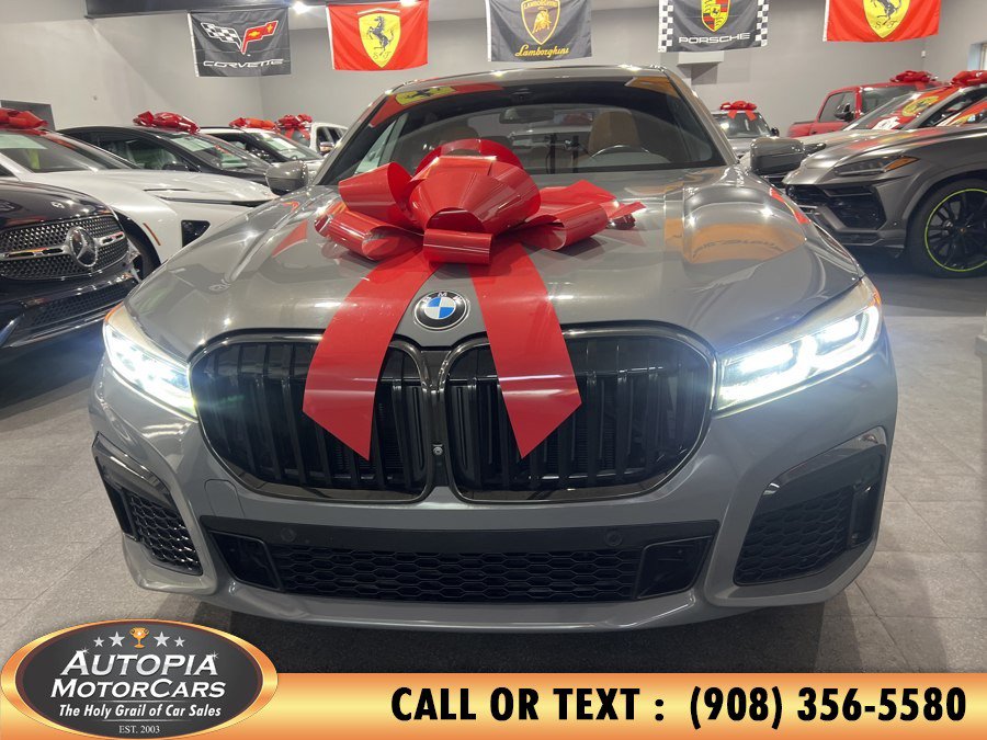 Used 2022 BMW 740i w/ M Sport Package RWD image 48