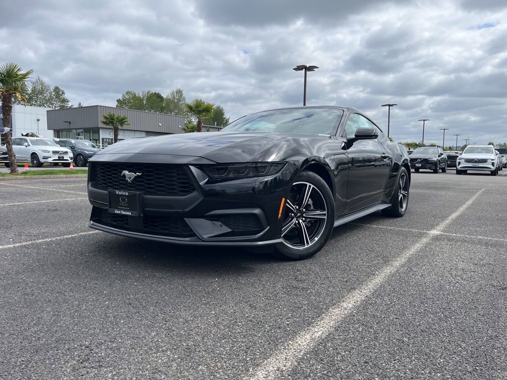 Used 2025 Ford Mustang Premium RWD image 1