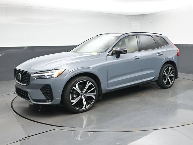 Used 2023 Volvo XC60 B5 Ultimate w/ Climate Package FWD image 4