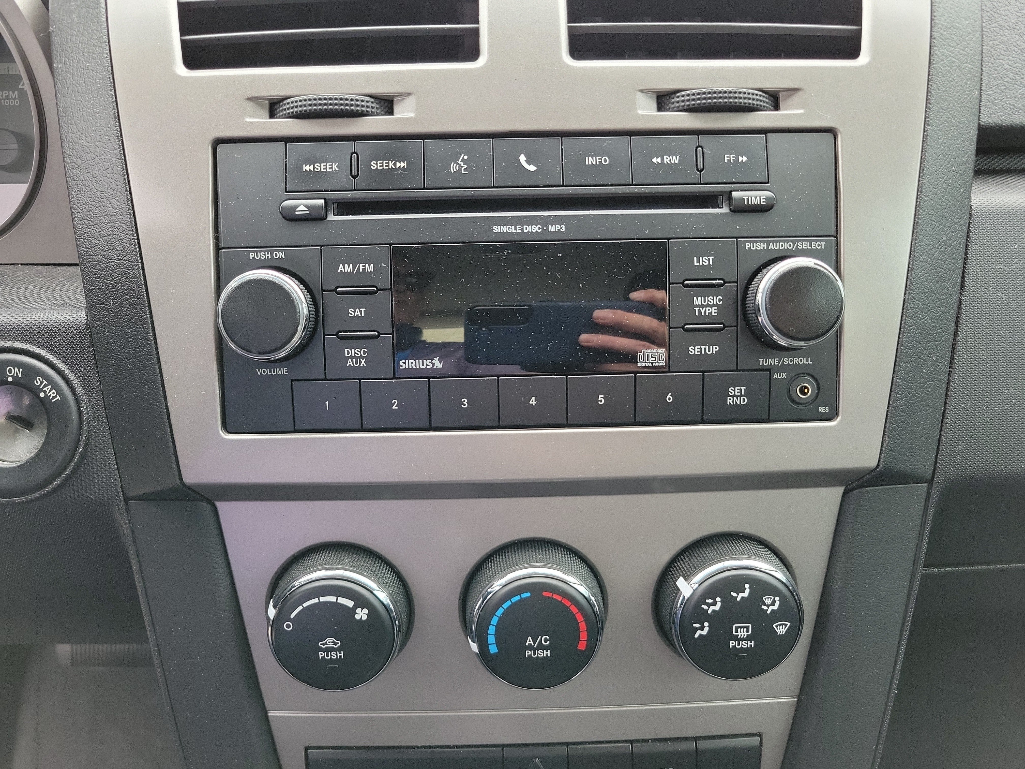 Used 2010 Dodge Avenger SXT FWD image 9