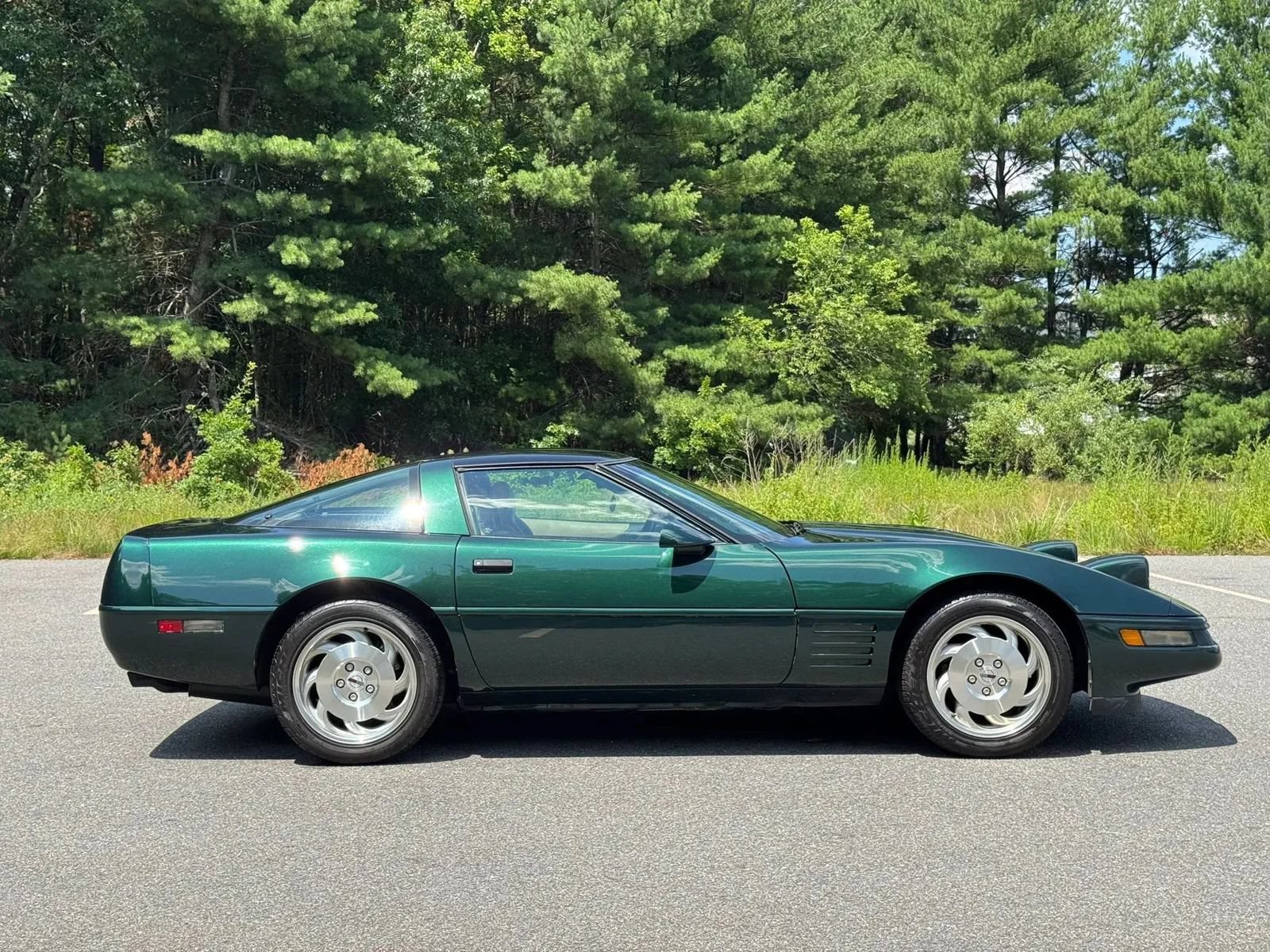 Used 1994 Chevrolet Corvette Coupe RWD image 6