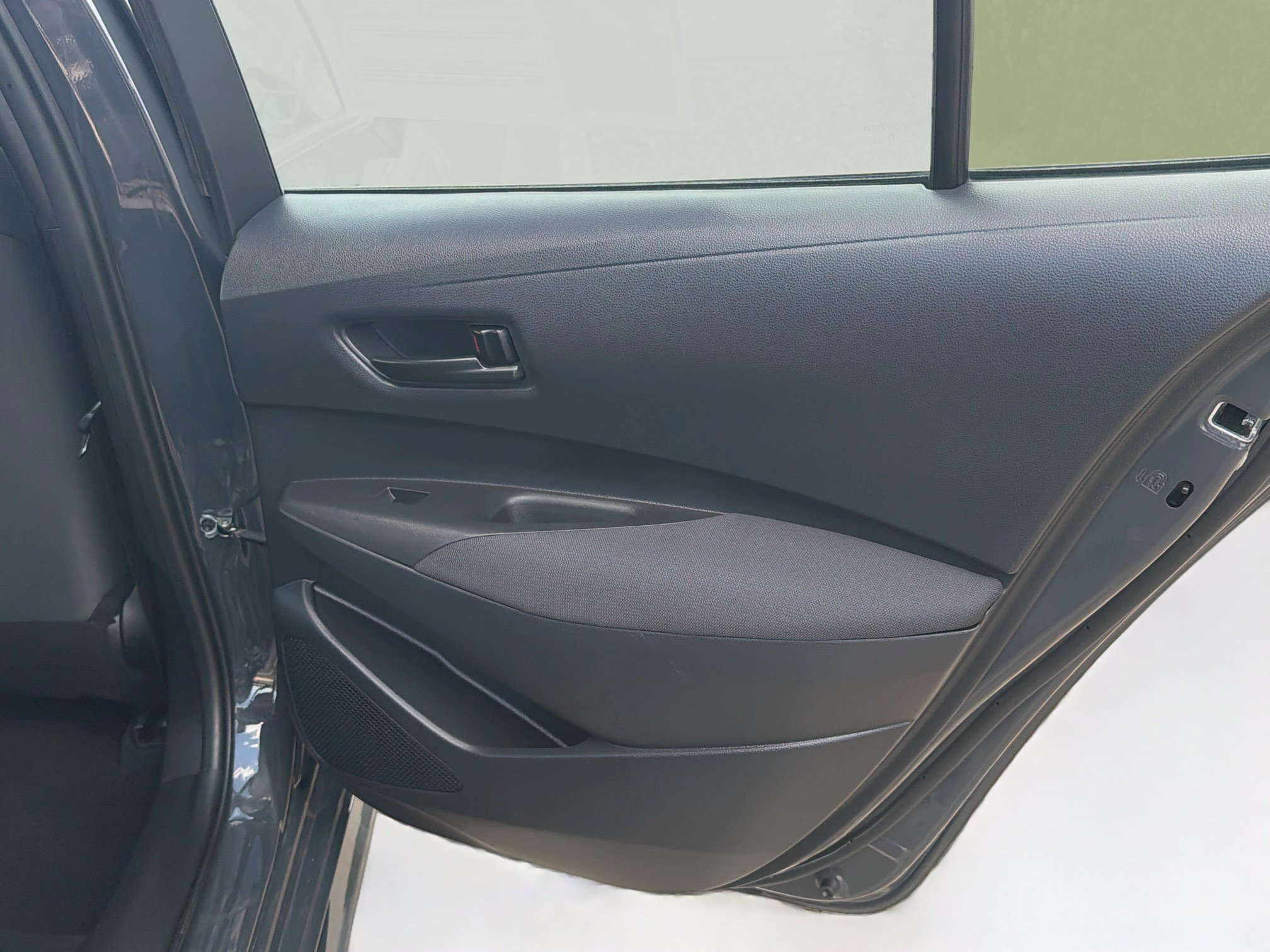 Used 2025 Toyota Corolla LE FWD image 29