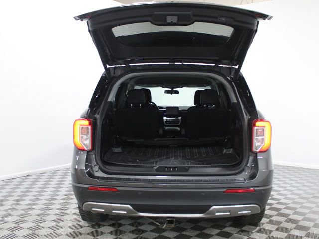 Used 2020 Ford Explorer XLT w/ Equipment Group 202A AWD/4WD image 15
