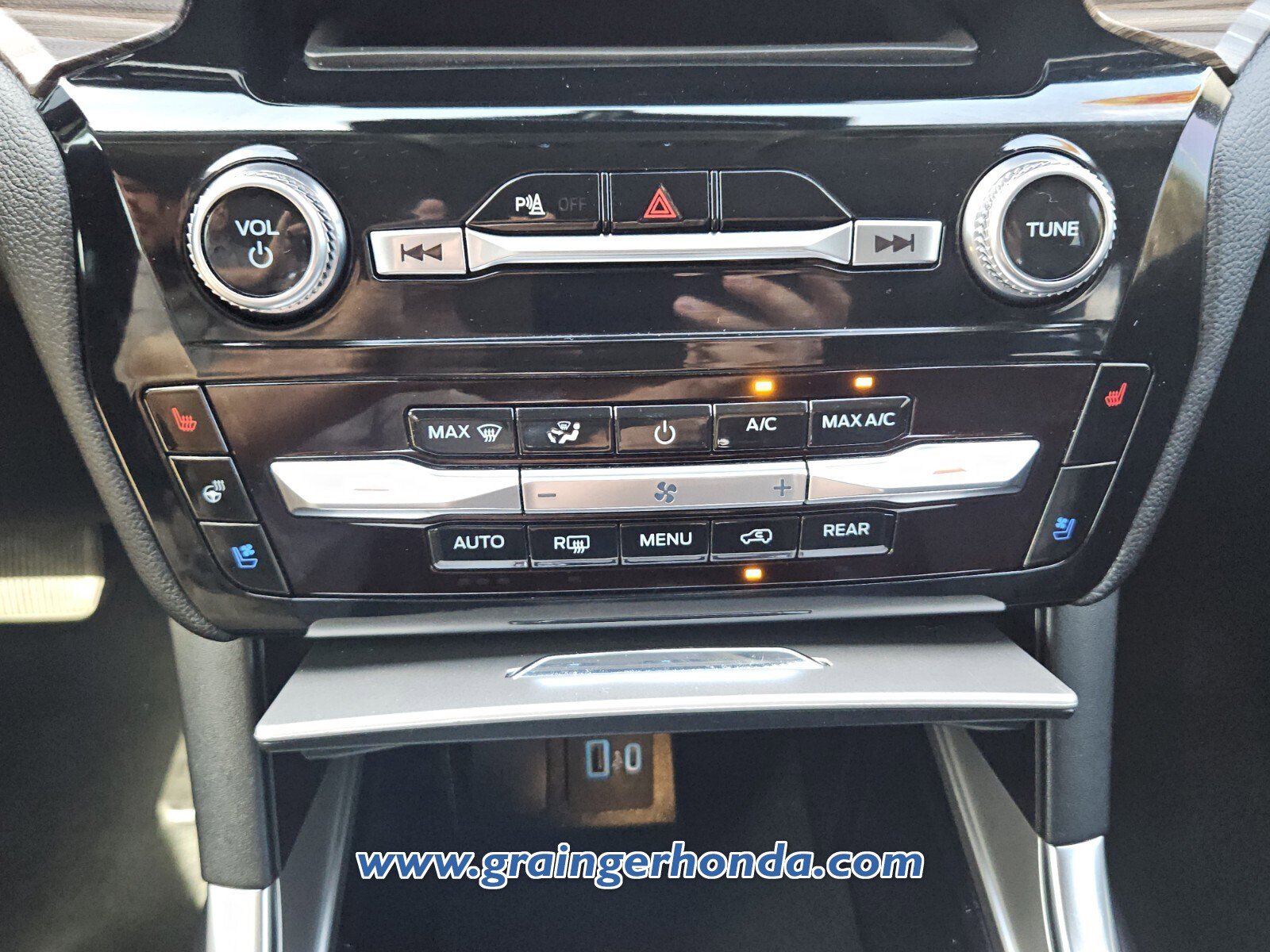 Used 2023 Ford Explorer Limited image 17