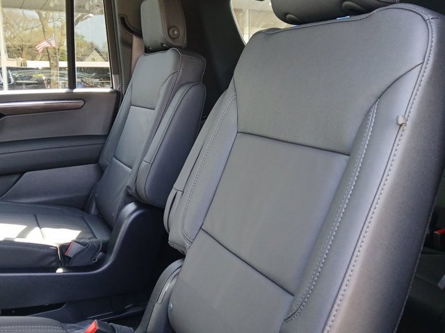 New 2026 Chevrolet Suburban LT w/ Comfort Package AWD/4WD image 23