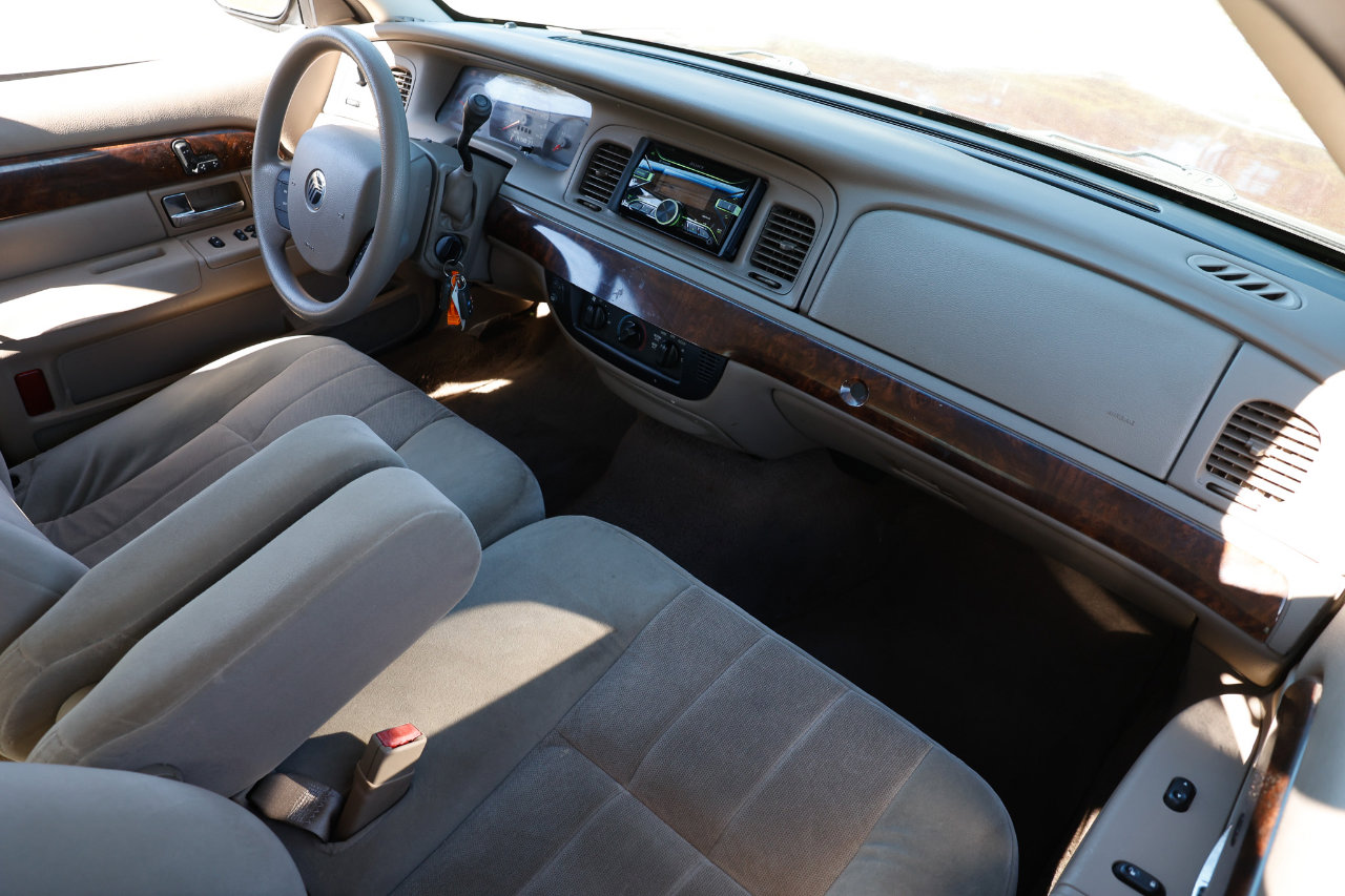 Used 2005 Mercury Grand Marquis GS image 16