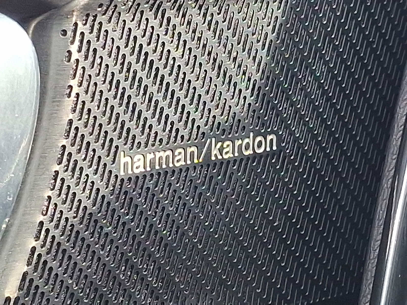 Used 2019 Volvo XC40 T5 Momentum image 26